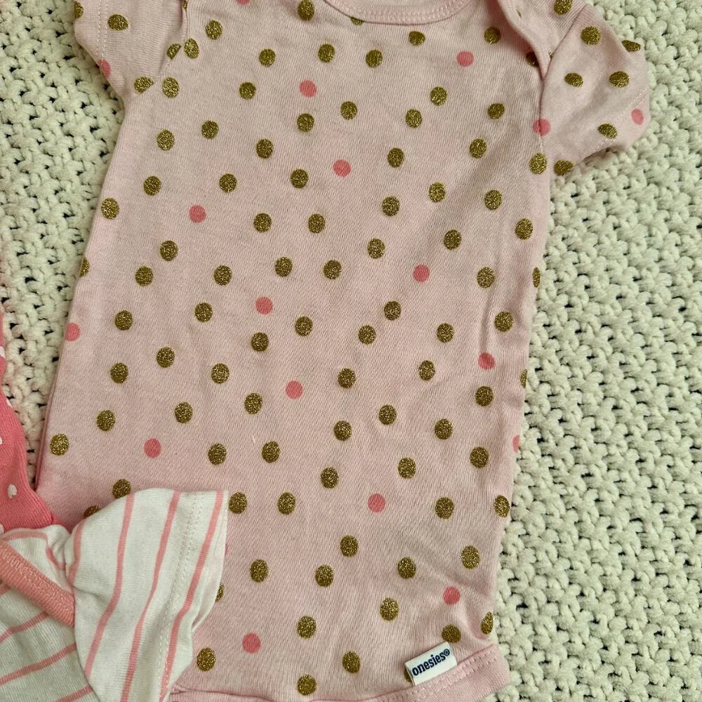 (4) Baby Girl Onesie Bodysuit Bundle Pink Princess Castles Size 3-6 Months